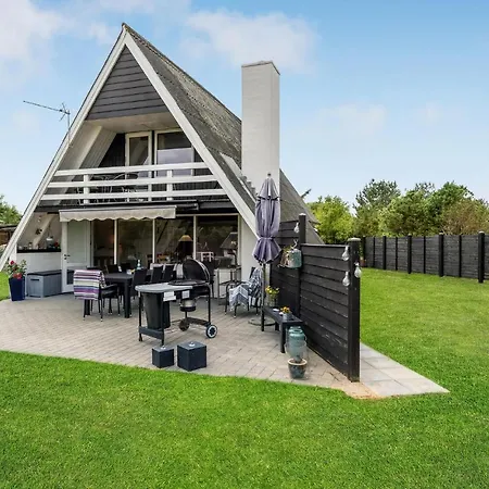 Casa vacanze 4 Bedroom Beautiful Home In Lemvig
