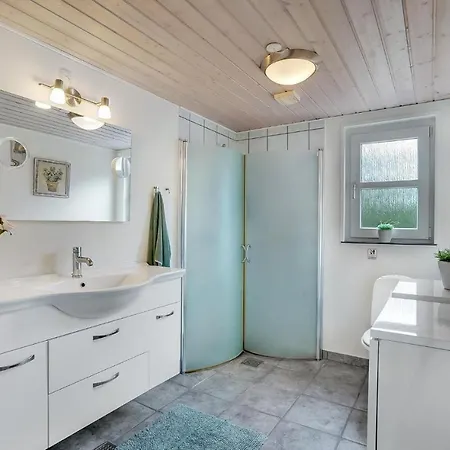 Casa vacanze 4 Bedroom Beautiful Home In Lemvig *