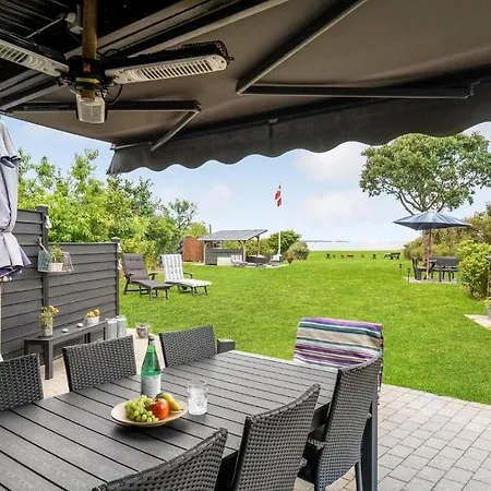 4 Bedroom Beautiful Home In Lemvig *