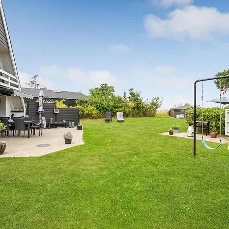 4 Bedroom Beautiful Home In Lemvig *